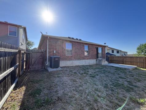 1423 Barker Bay San Antonio TX 78245