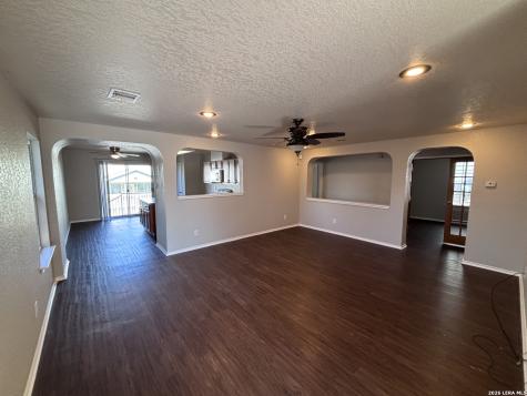 1423 Barker Bay San Antonio TX 78245