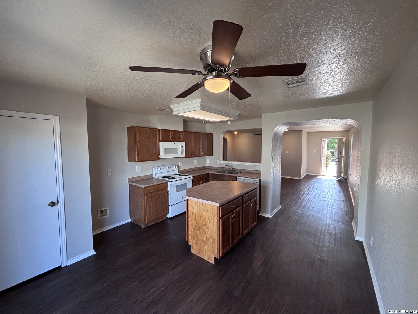 1423 Barker Bay San Antonio TX 78245