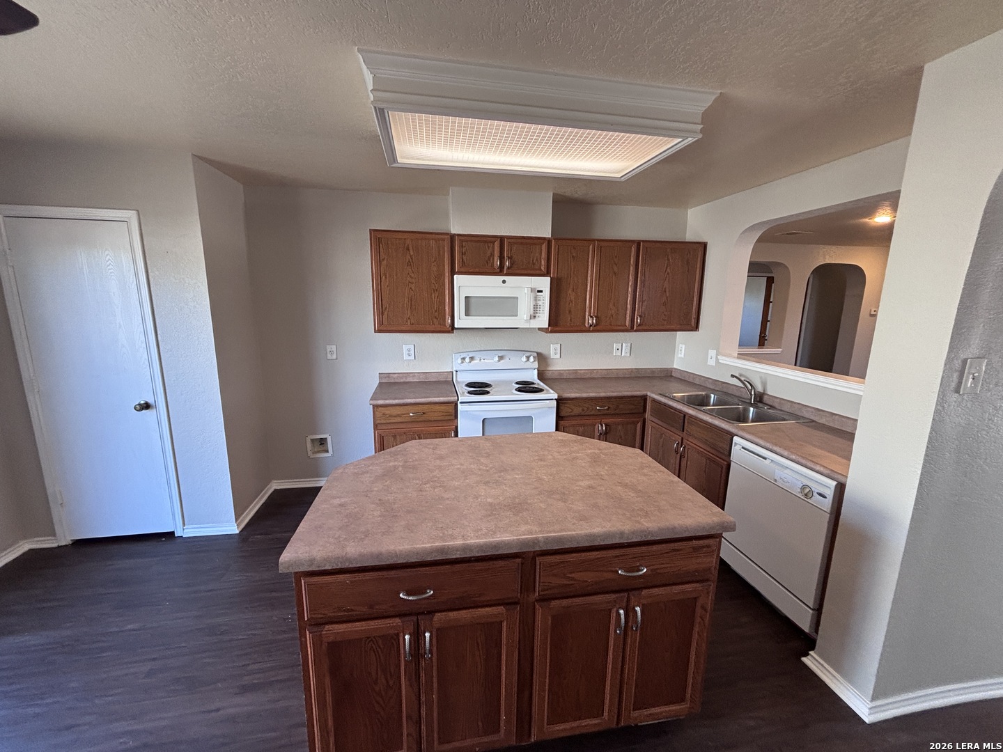 1423 Barker Bay San Antonio TX 78245