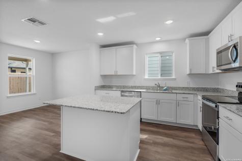 943 Bluegrass Point New Braunfels TX 78130