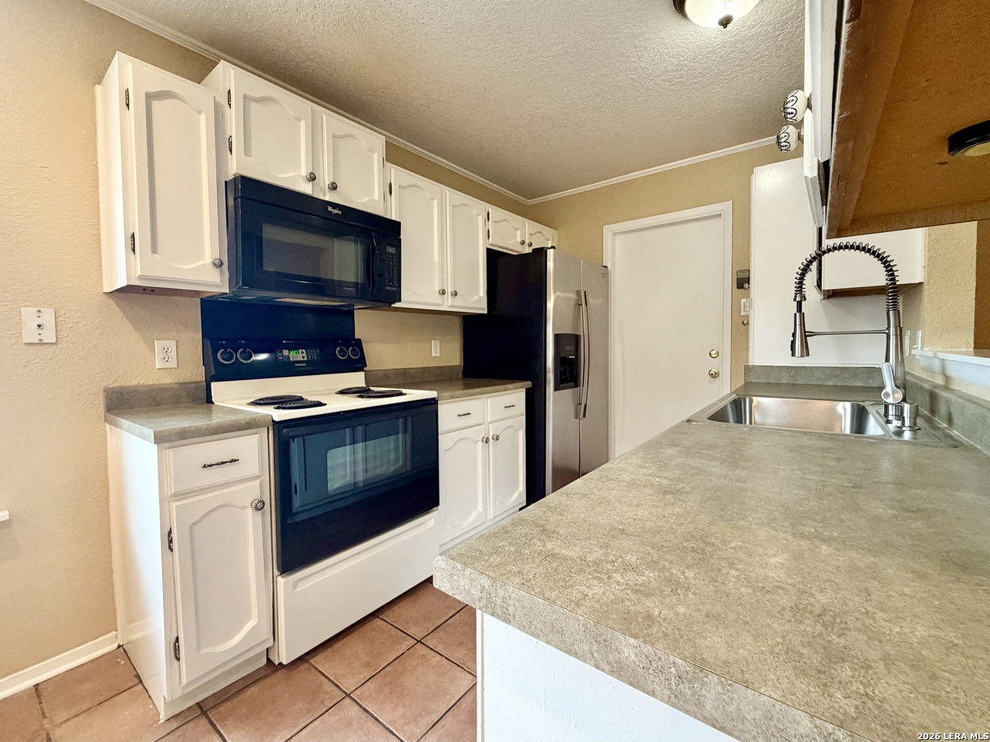 931 Hayloft Lane San Antonio TX 78245