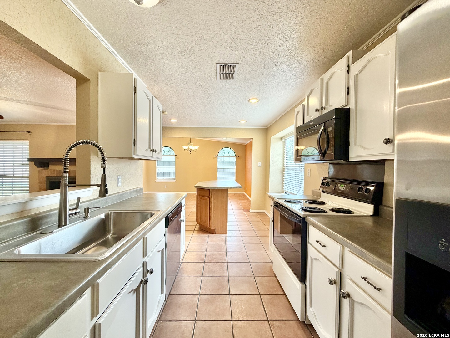 931 Hayloft Lane San Antonio TX 78245