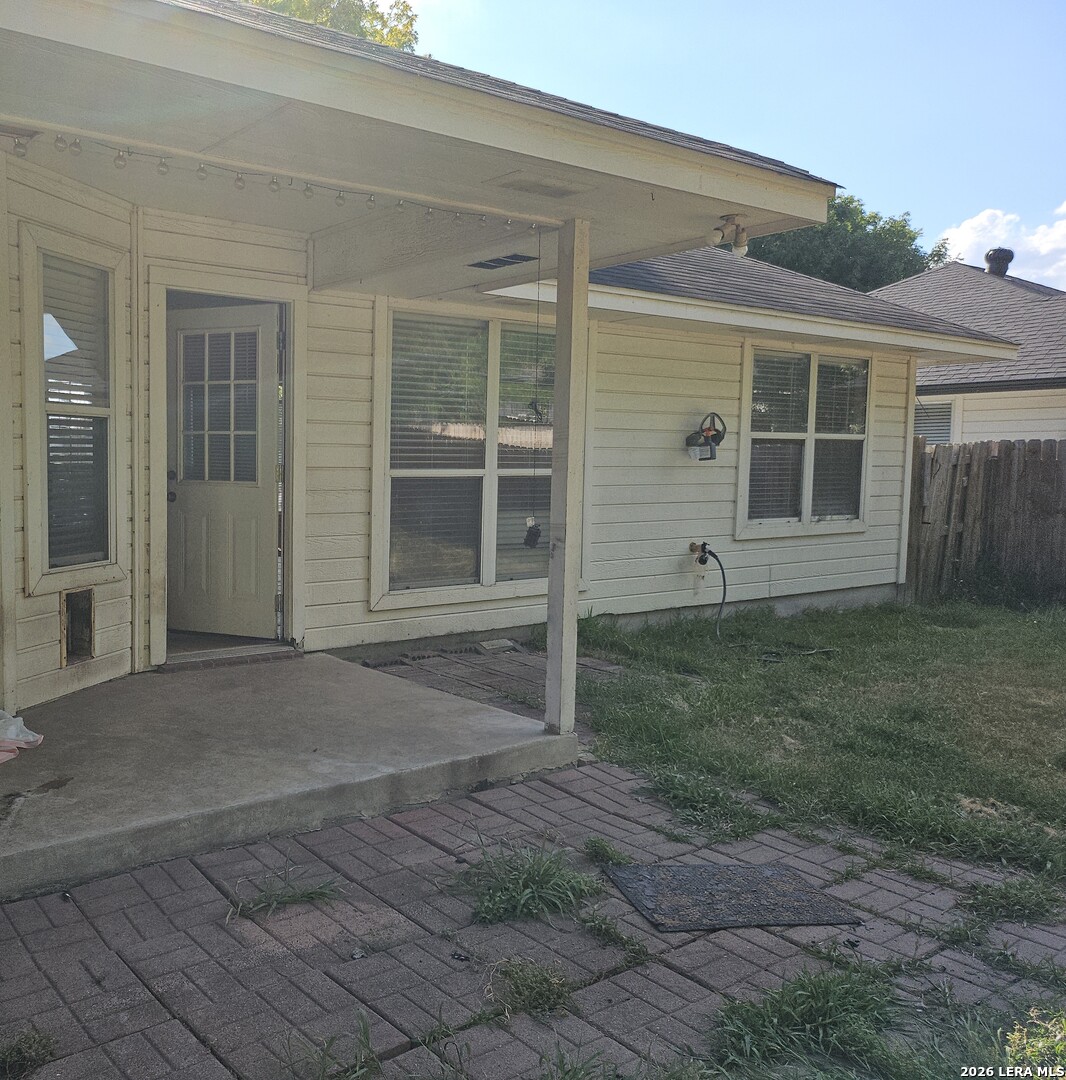 2073 Bentwood New Braunfels TX 78130