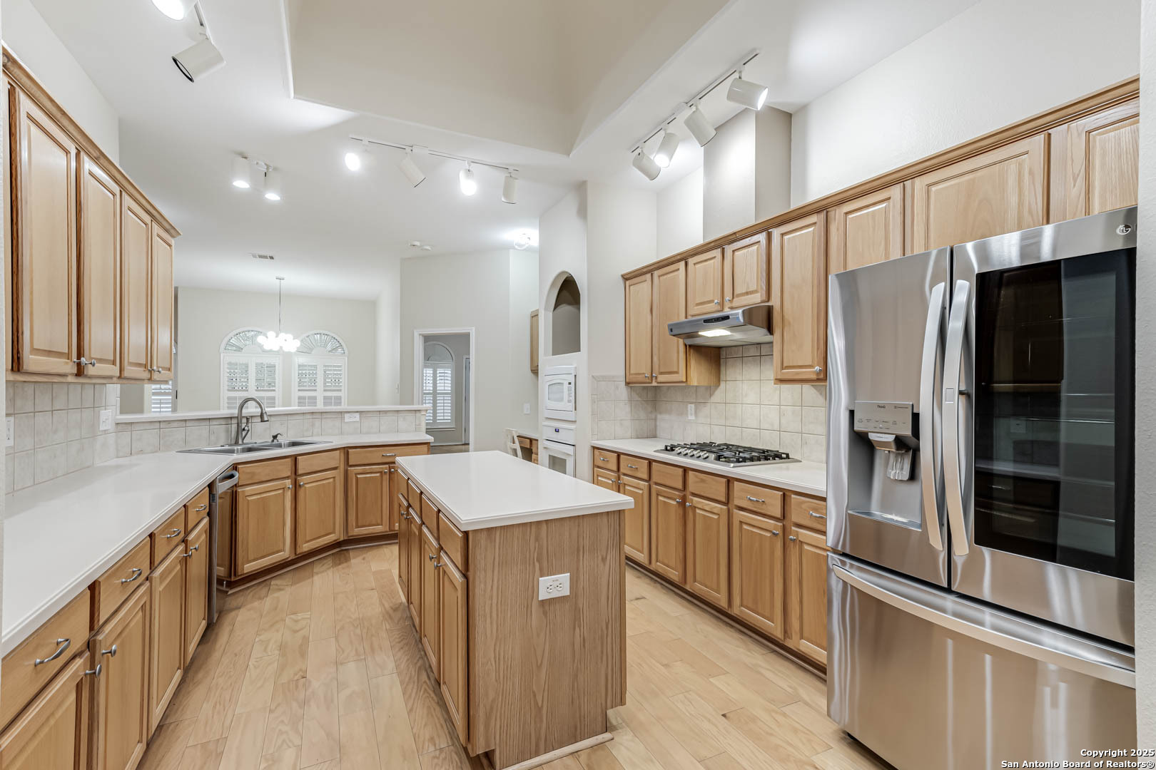 18719 Rogers Pass San Antonio TX 78258