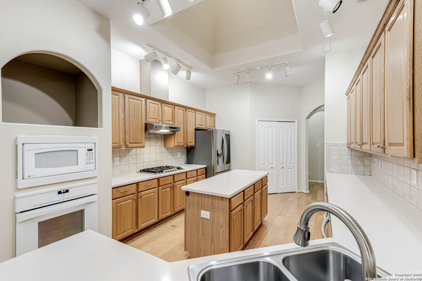18719 Rogers Pass San Antonio TX 78258