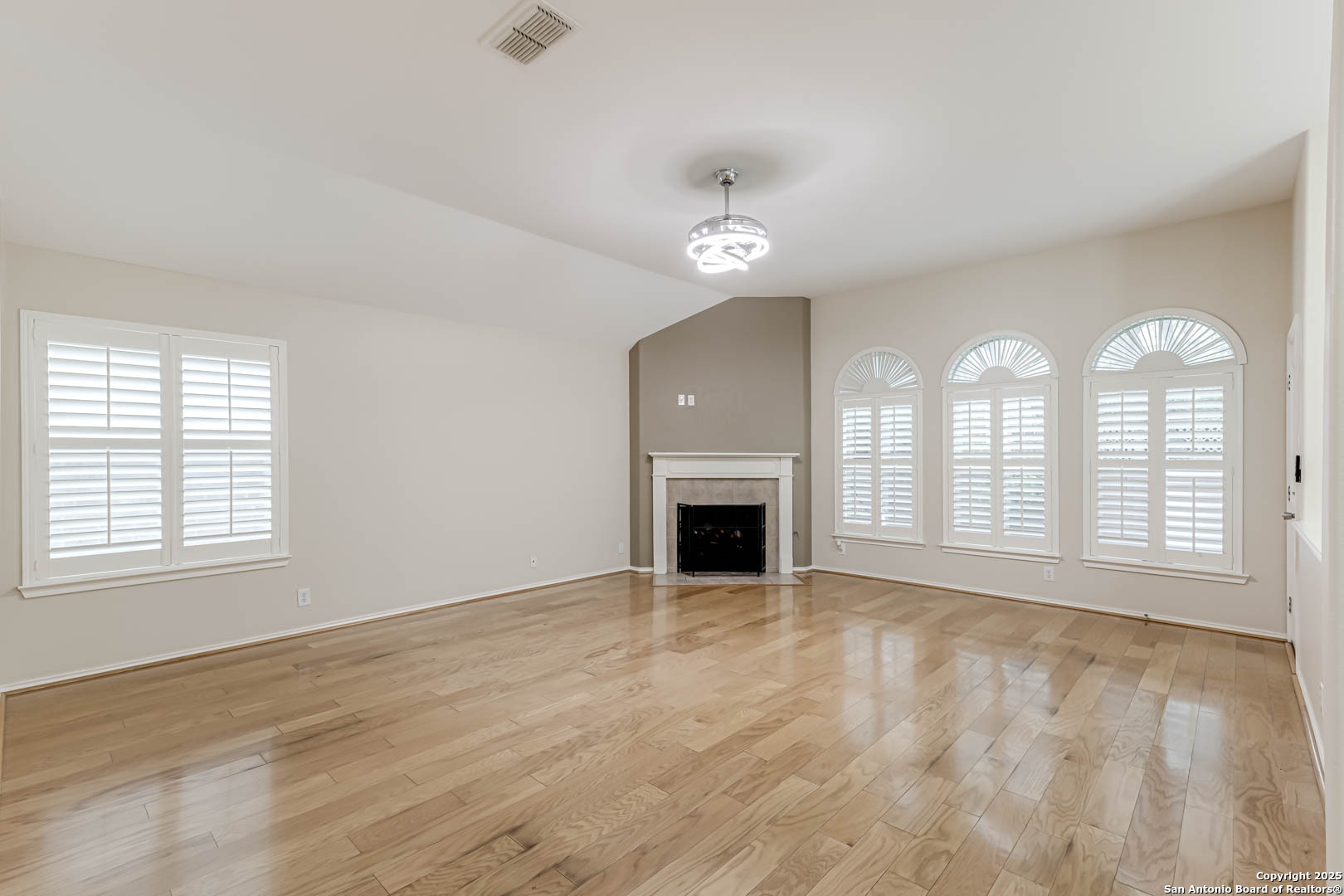 18719 Rogers Pass San Antonio TX 78258