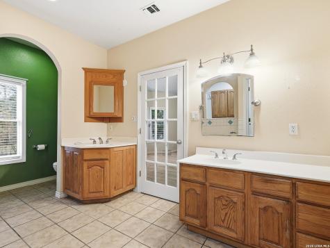 8435 Timber Belt San Antonio TX 78250