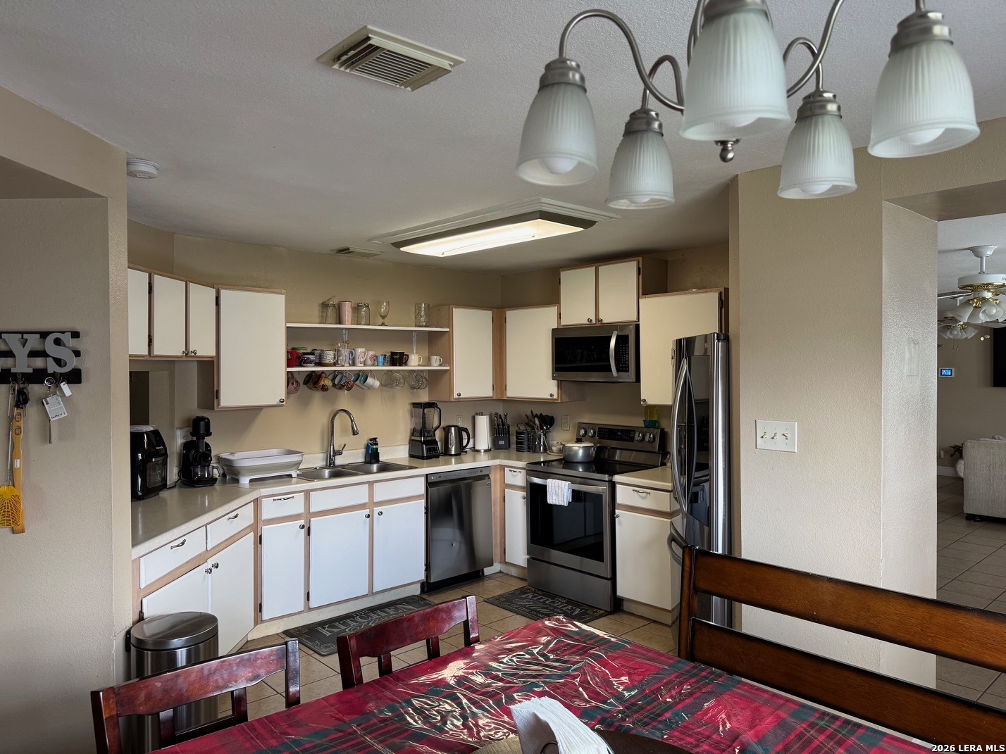8051 Chestnut Barr Drive Converse TX 78109