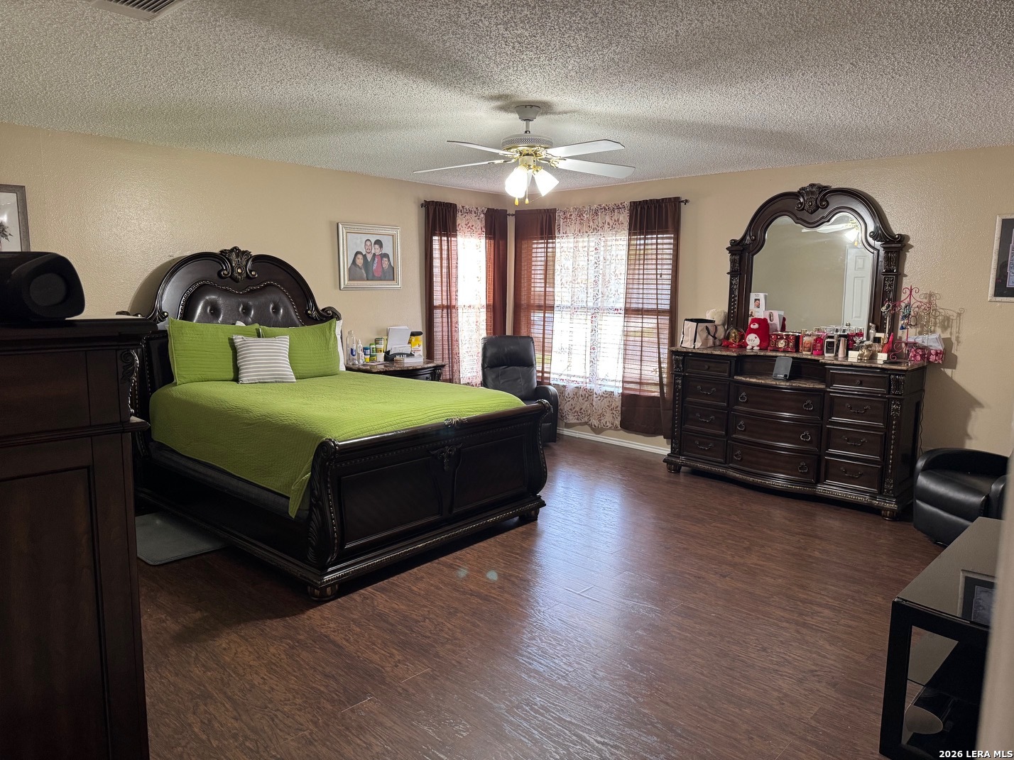8051 Chestnut Barr Drive Converse TX 78109