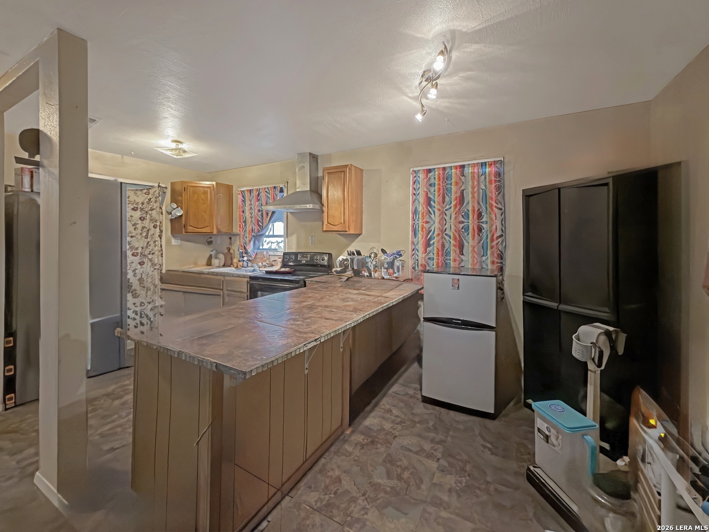 213 E 4th Elmendorf TX 78112