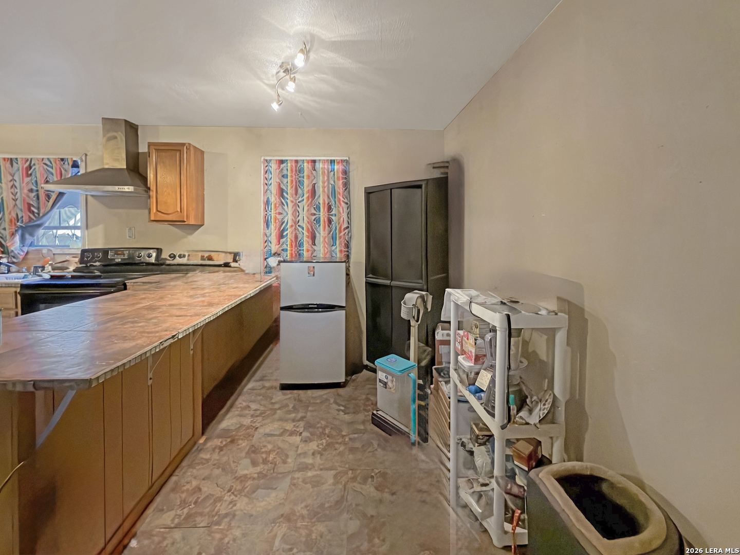 213 E 4th Elmendorf TX 78112