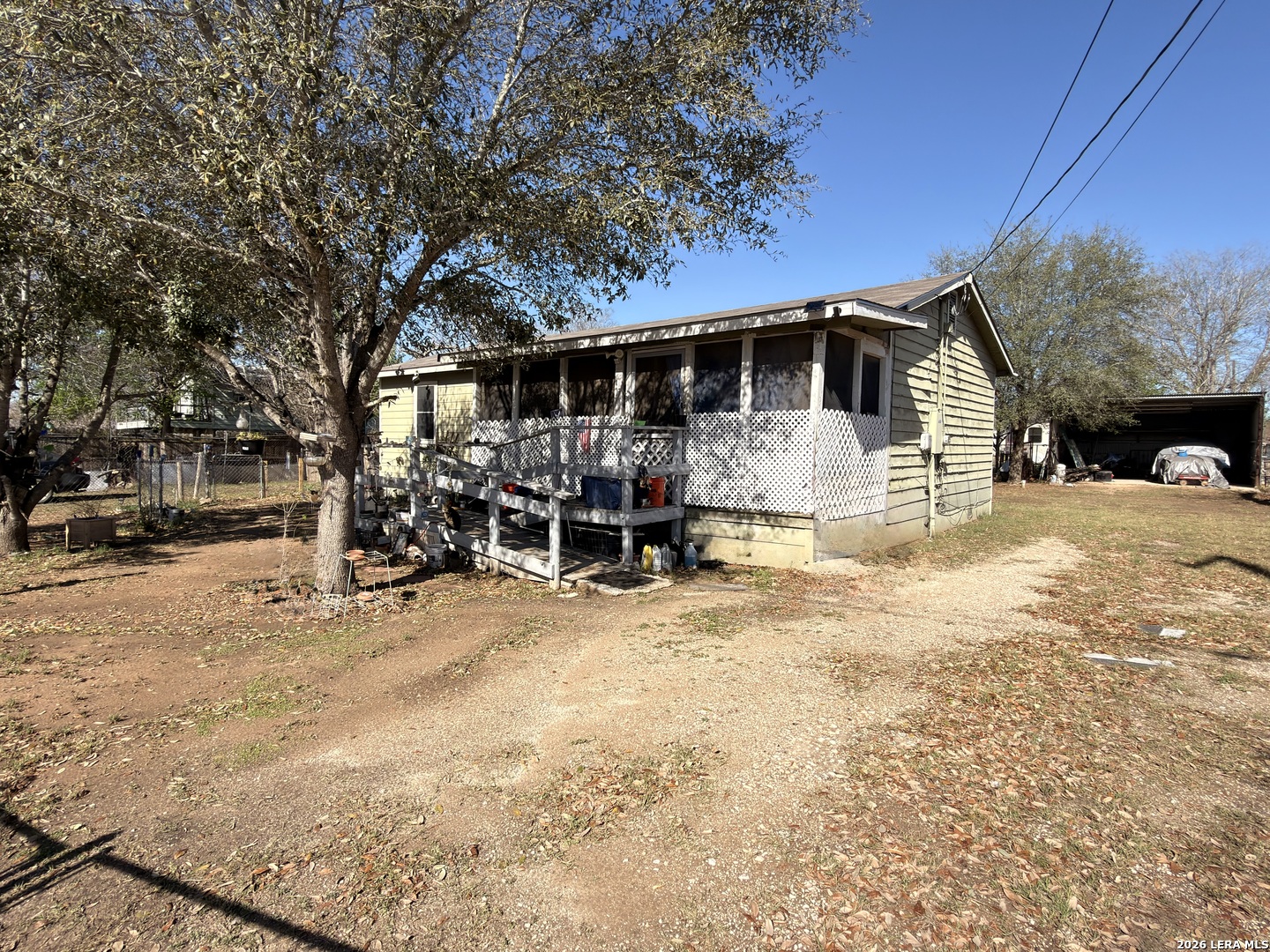 213 E 4th Elmendorf TX 78112