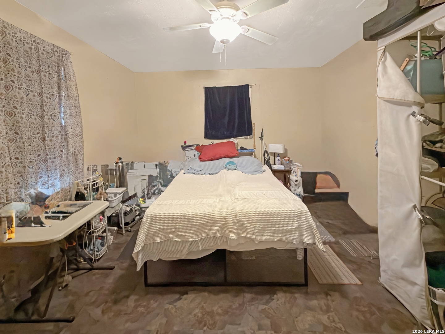 213 E 4th Elmendorf TX 78112