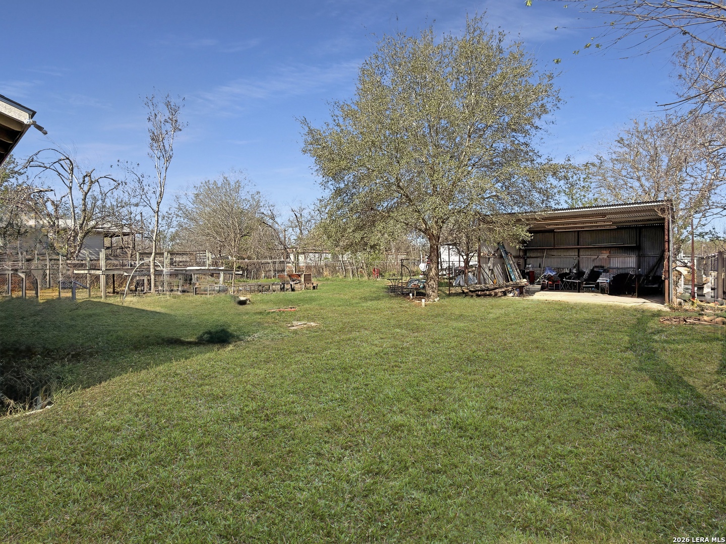 213 E 4th Elmendorf TX 78112