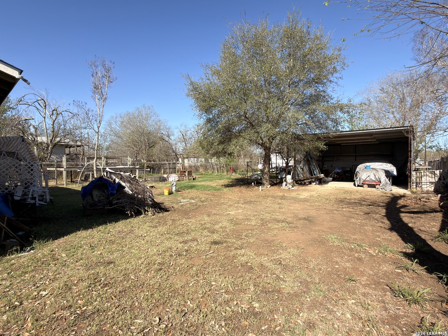213 E 4th Elmendorf TX 78112