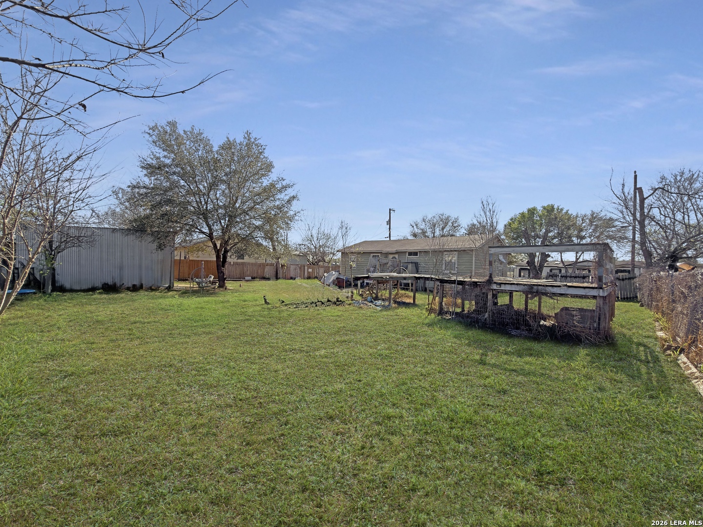 213 E 4th Elmendorf TX 78112