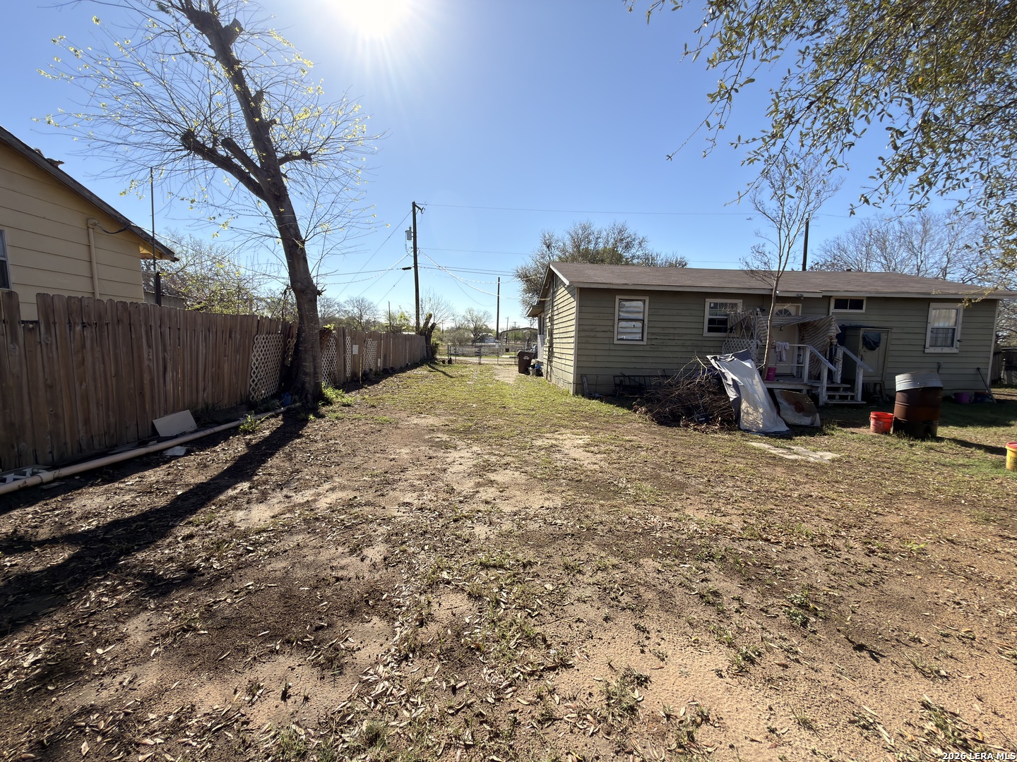 213 E 4th Elmendorf TX 78112