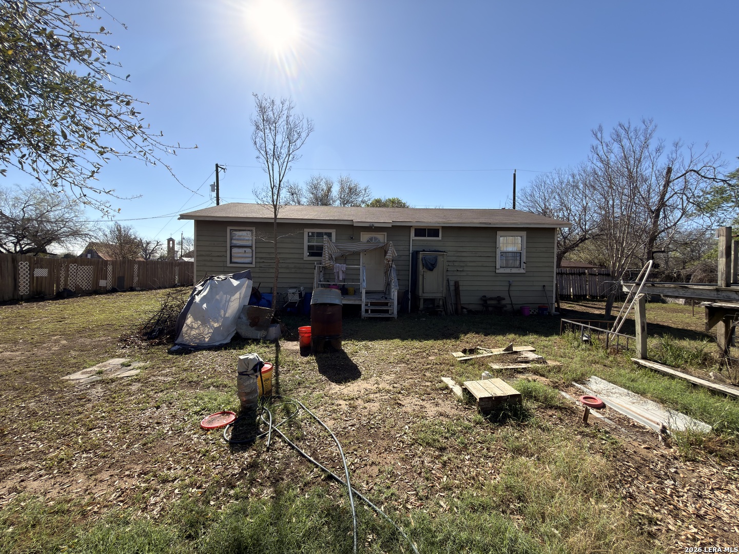213 E 4th Elmendorf TX 78112