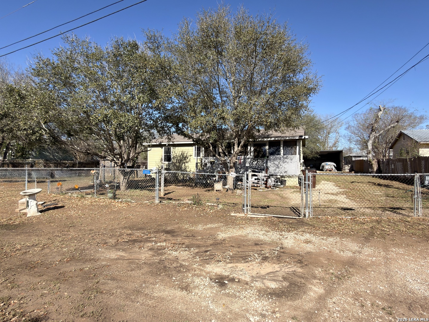 213 E 4th Elmendorf TX 78112