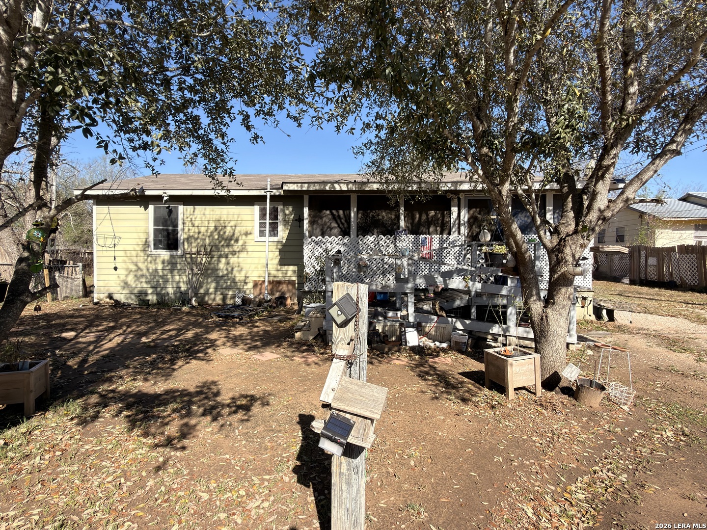 213 E 4th Elmendorf TX 78112