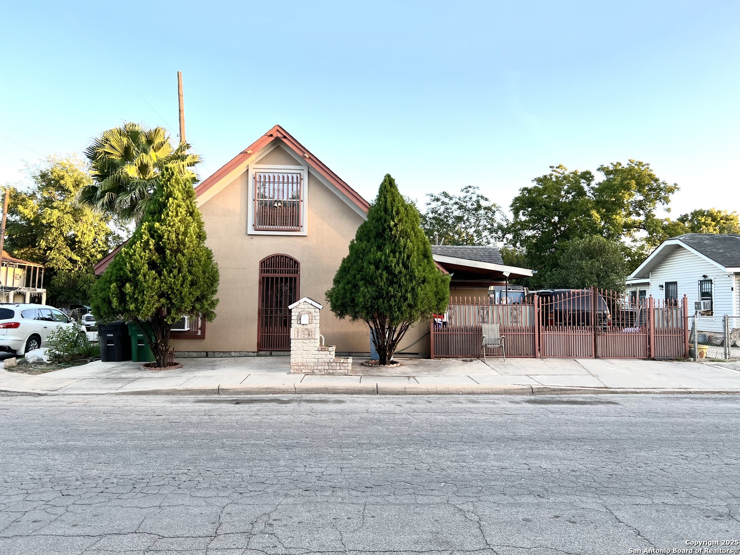 2502 Salinas San Antonio TX 78207