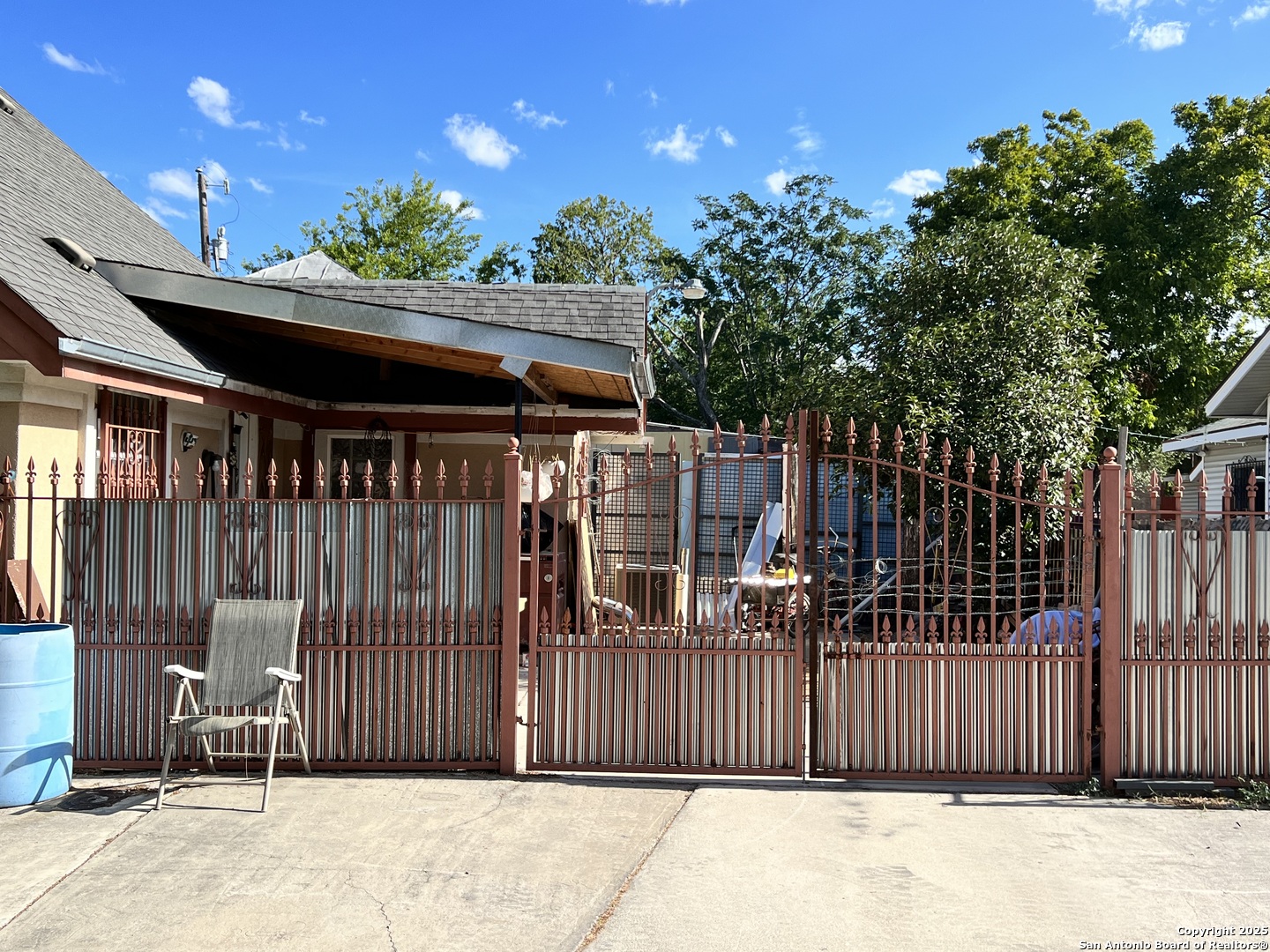 2502 Salinas San Antonio TX 78207
