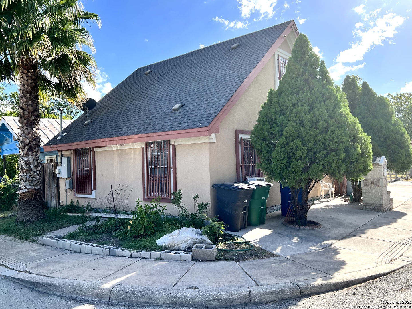 2502 Salinas San Antonio TX 78207