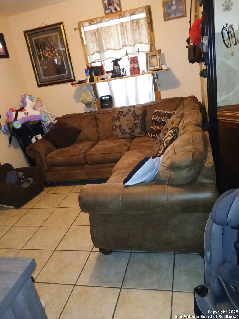 2502 Salinas San Antonio TX 78207