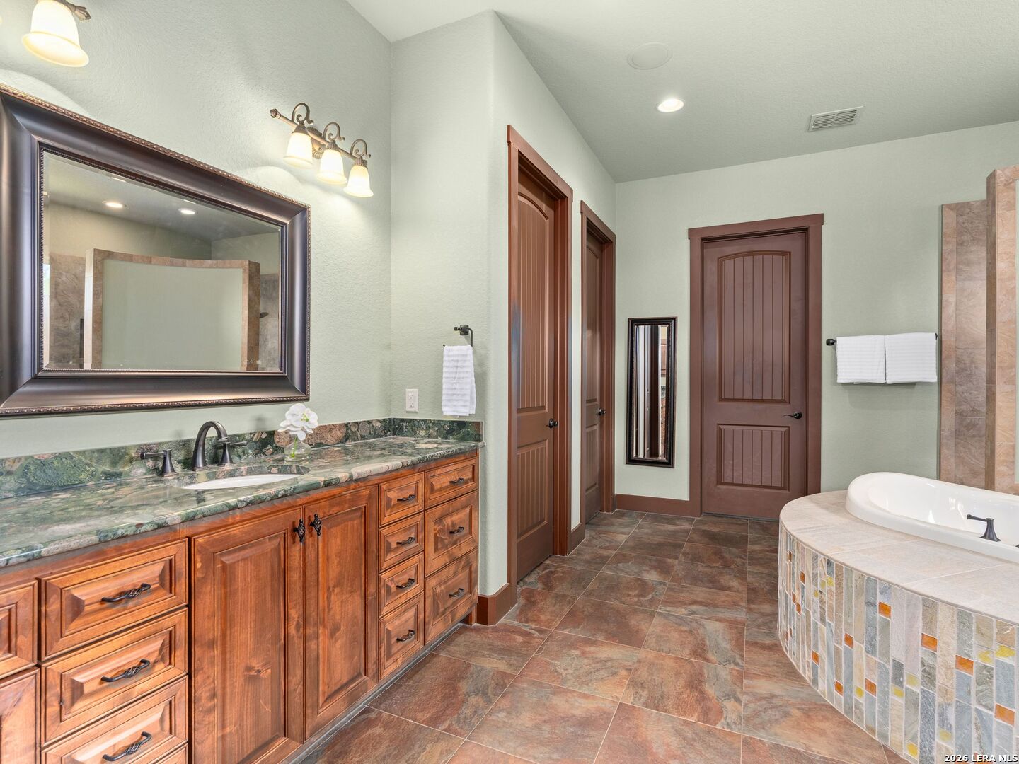 103 Falcon Crest Boerne TX 78006