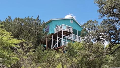 272 Plum Cove Lakehills TX 78063