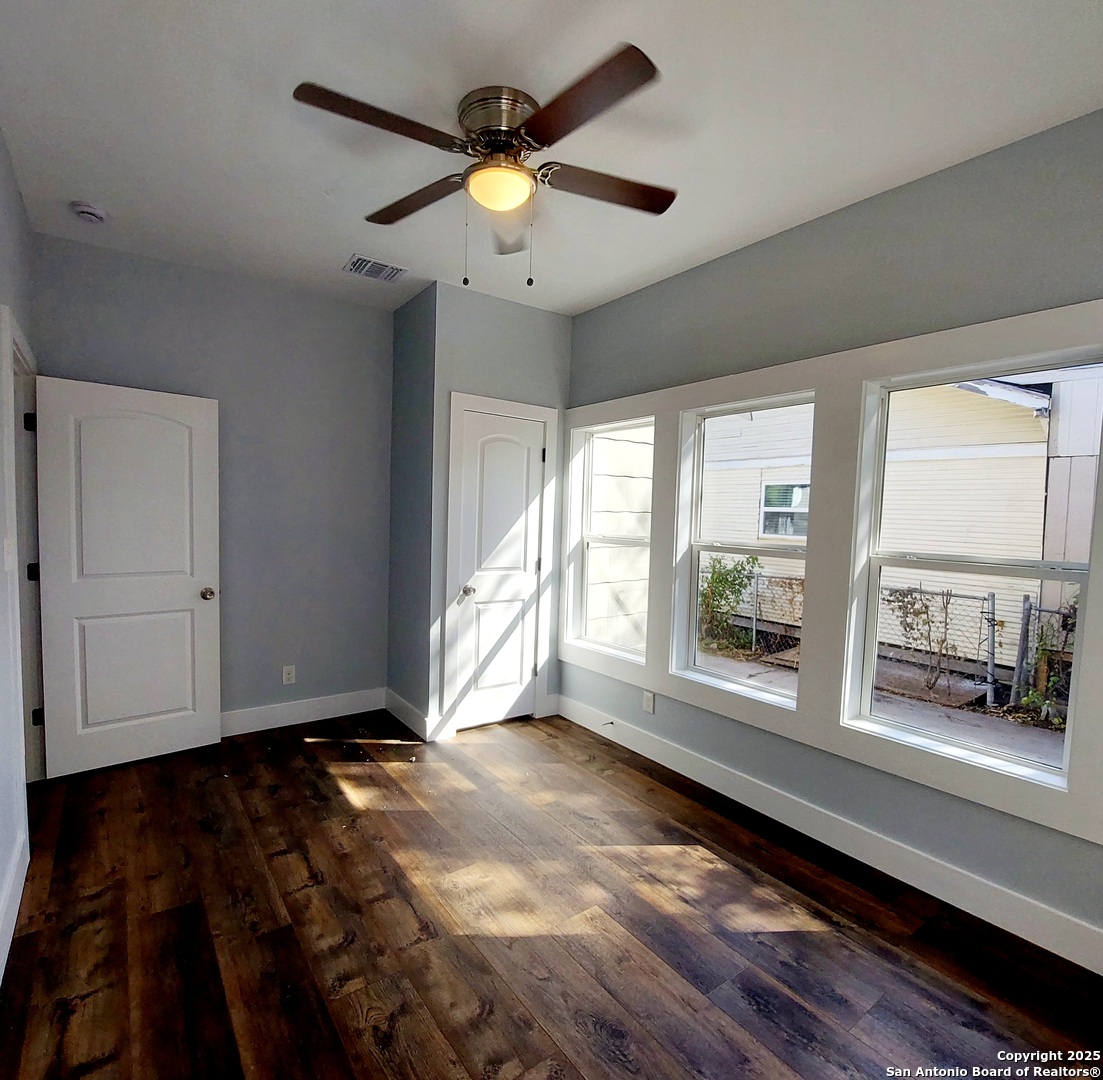 2710 E Houston Street San Antonio TX 78202