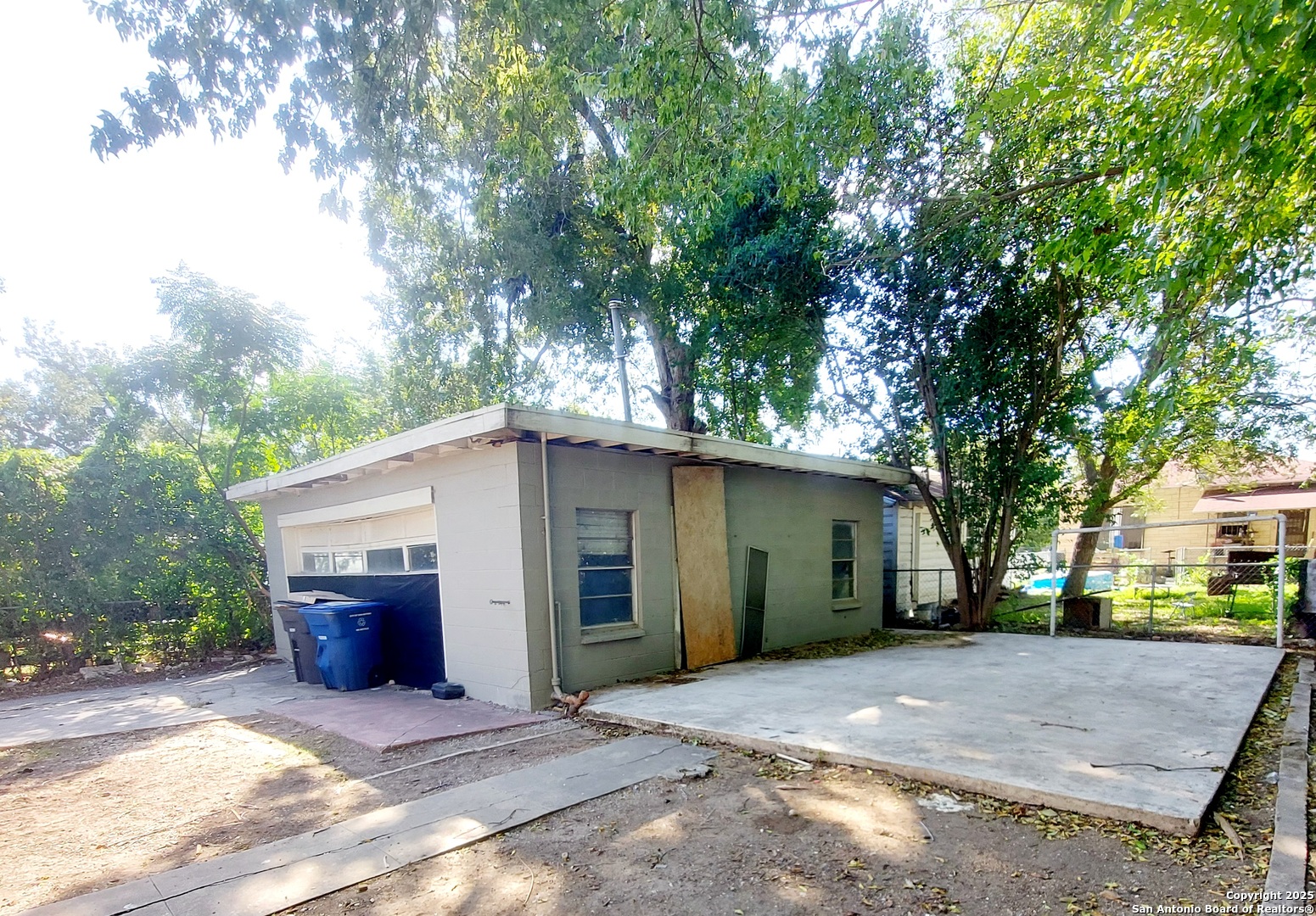 2710 E Houston Street San Antonio TX 78202