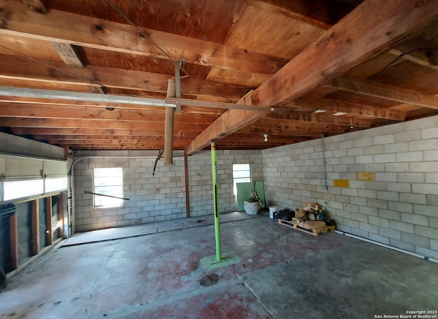 2710 E Houston Street San Antonio TX 78202