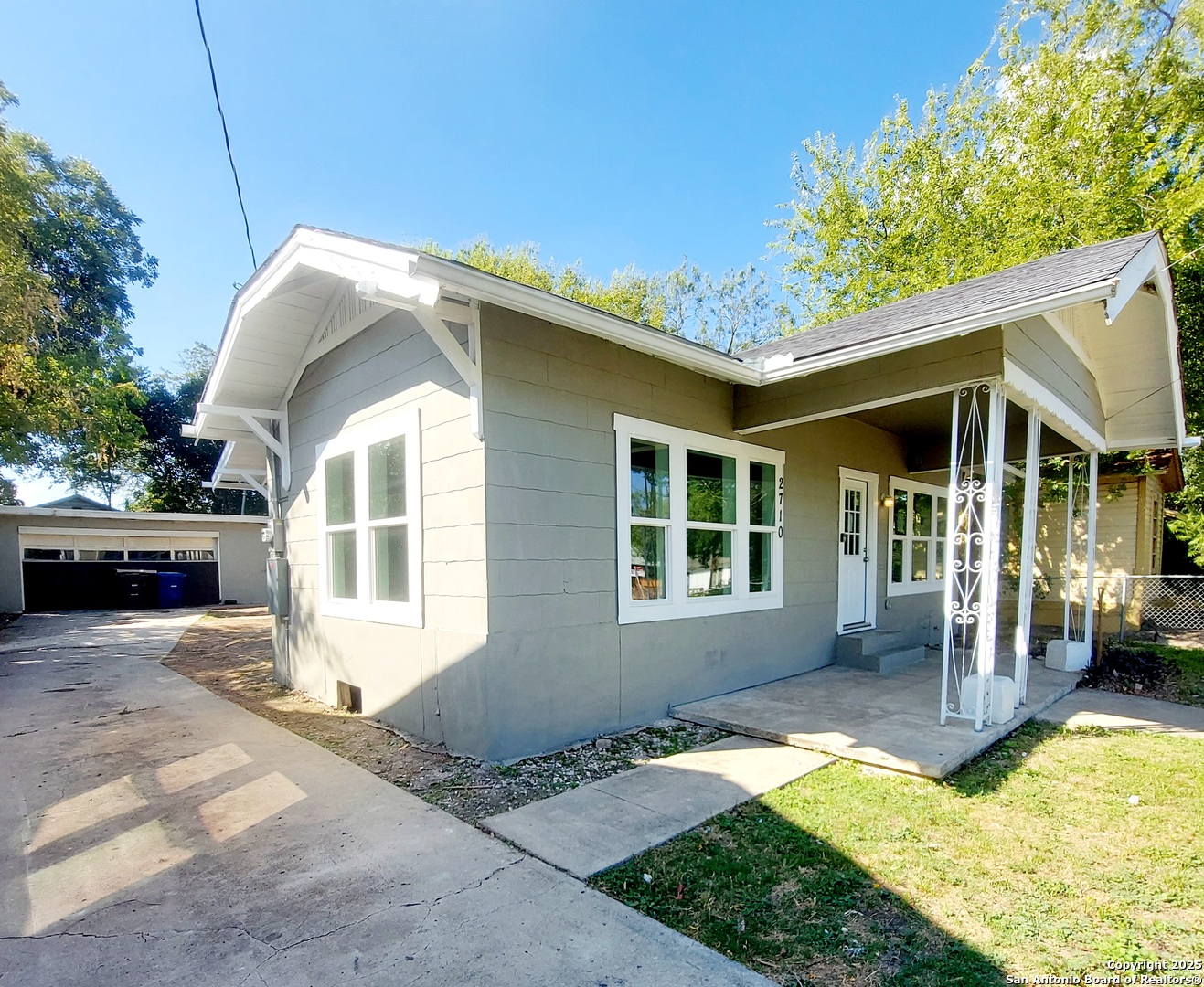 2710 E Houston Street San Antonio TX 78202