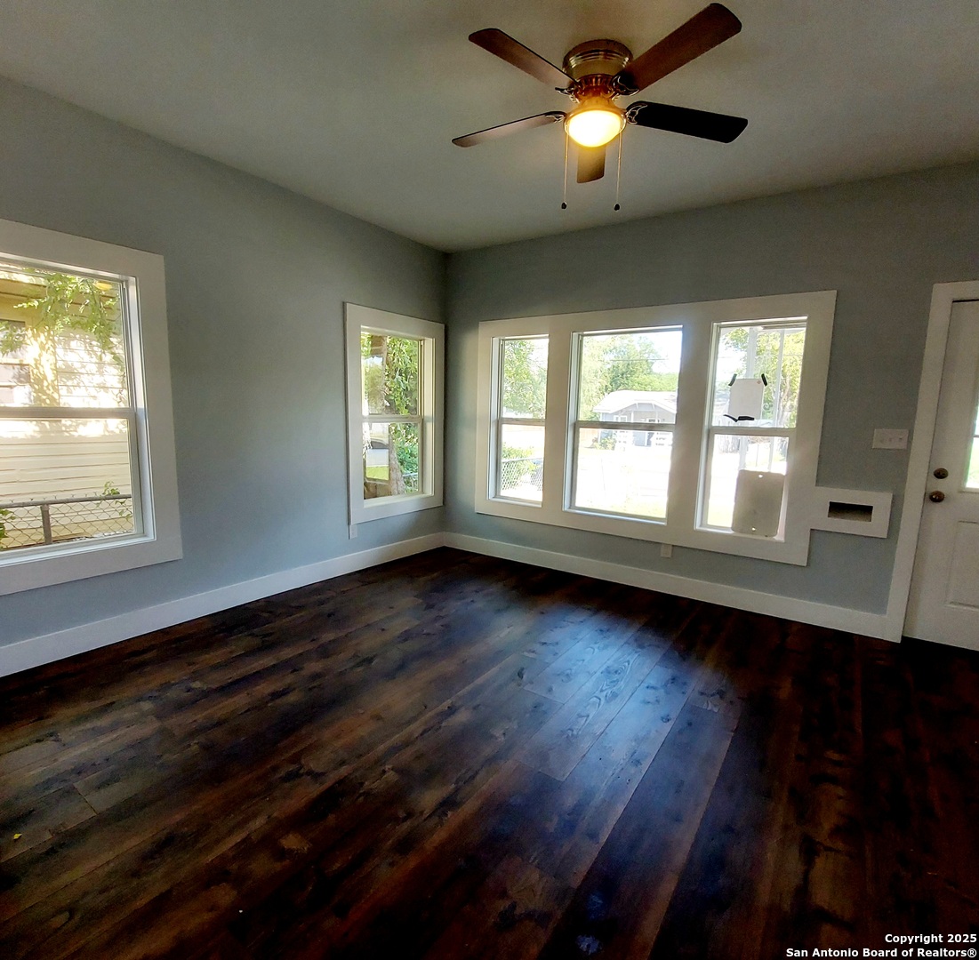 2710 E Houston Street San Antonio TX 78202