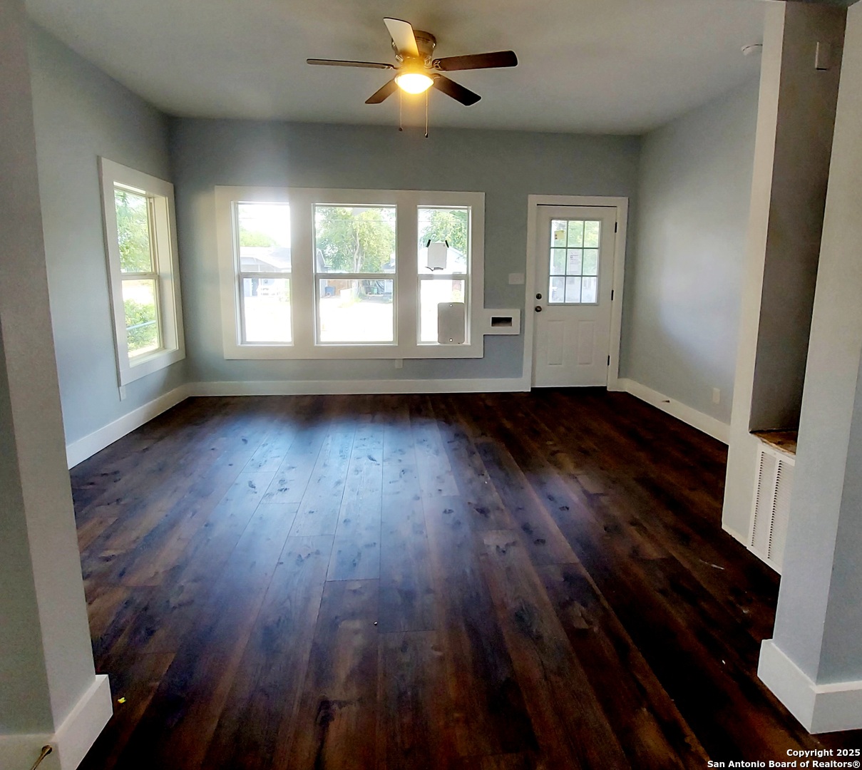 2710 E Houston Street San Antonio TX 78202