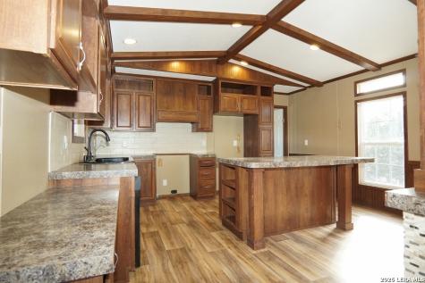 625 Pr 1517 Bandera TX 78003