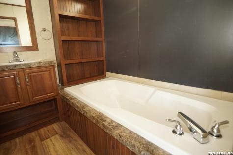 625 Pr 1517 Bandera TX 78003