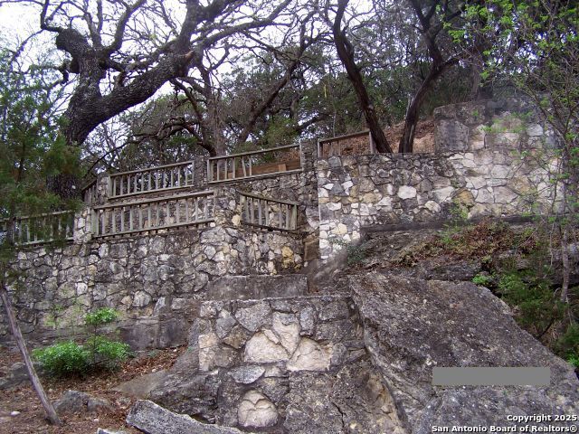 000 Cat Claw Mountain Concan TX 78838