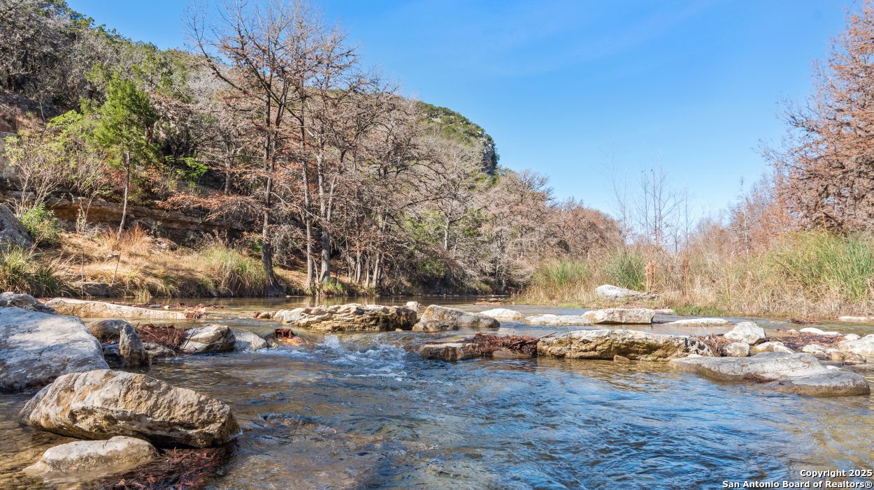 000 Cat Claw Mountain Concan TX 78838