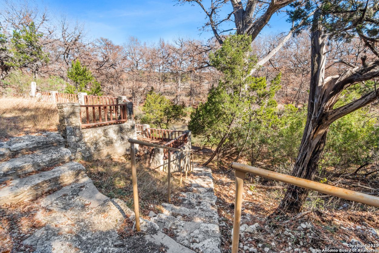 000 Cat Claw Mountain Concan TX 78838