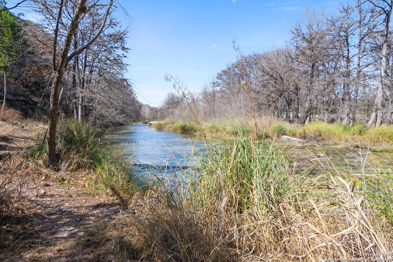 000 Cat Claw Mountain Concan TX 78838