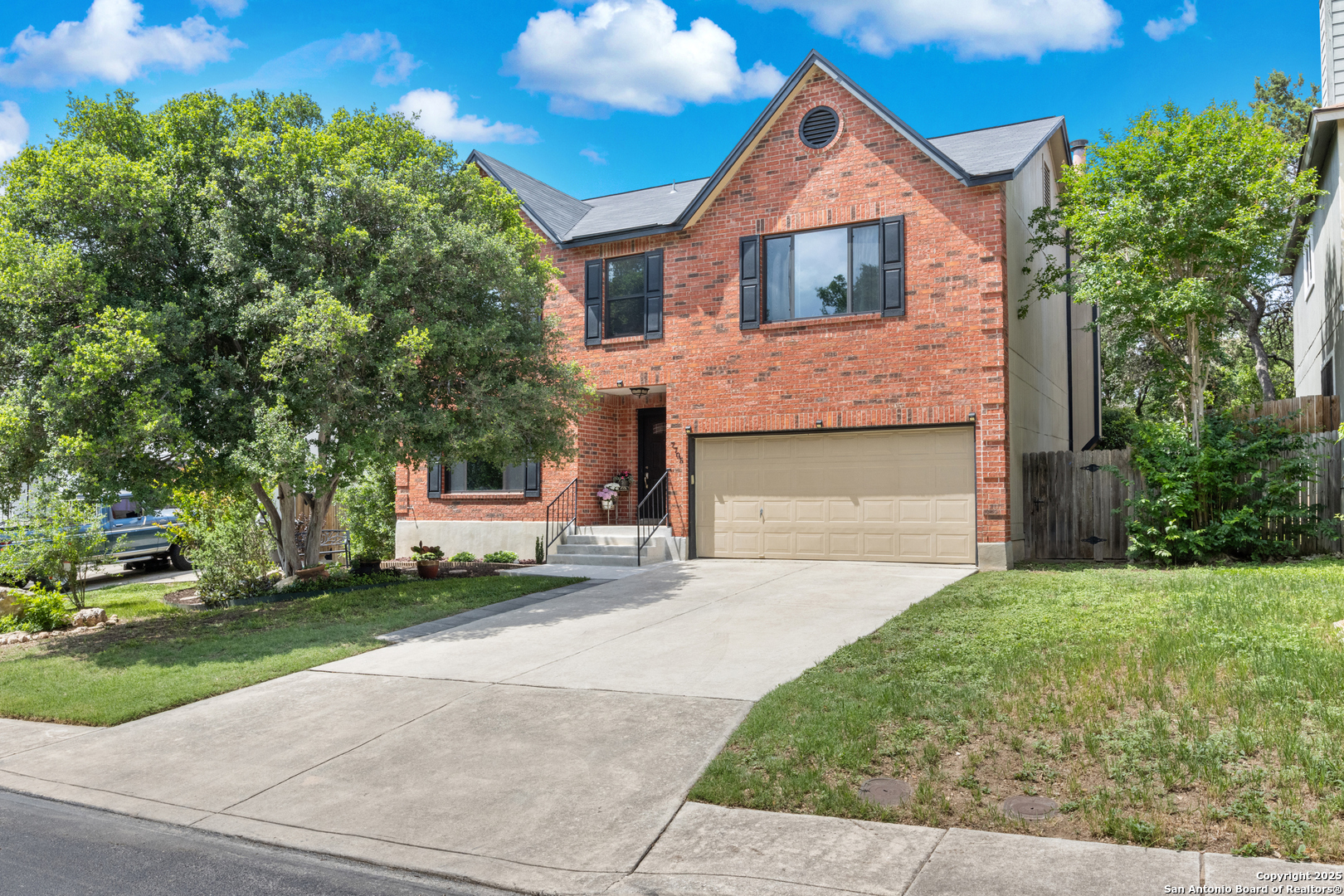 7705 Wood Bluff San Antonio TX 78240
