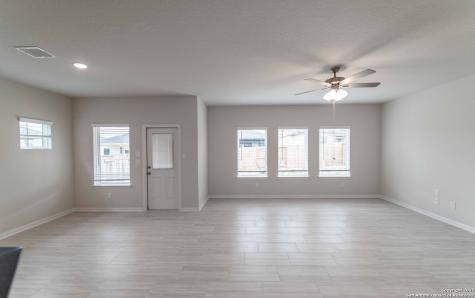 8951 Hazel Birch Elmendorf TX 78112