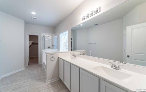 8951 Hazel Birch Elmendorf TX 78112