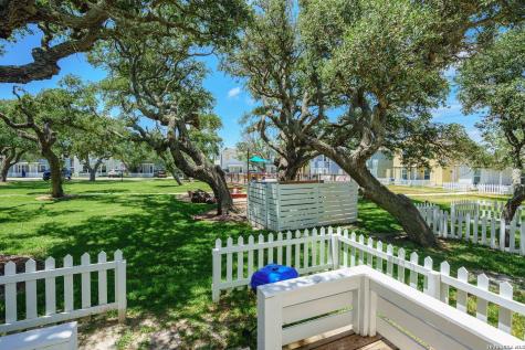 4212 Highway 35 Rockport TX 78382