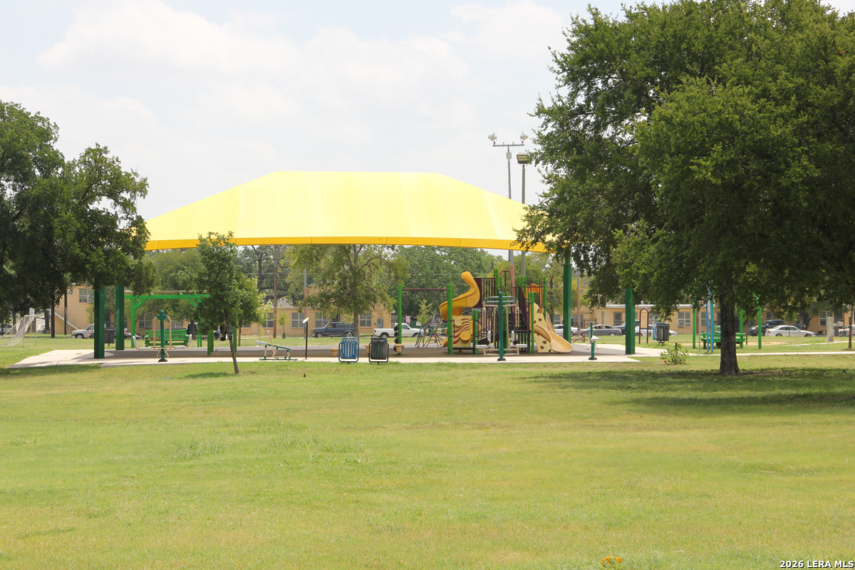 2319 W Poplar San Antonio TX 78207