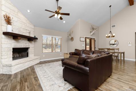 192 Great Oaks Boulevard La Vernia TX 78121