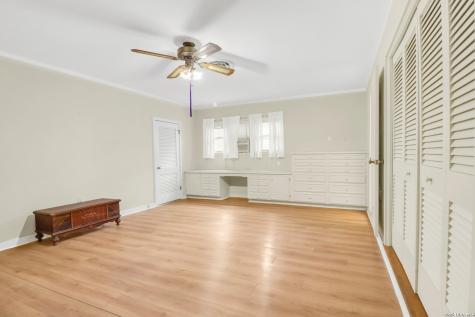 1010 E Humphreys Seguin TX 78155